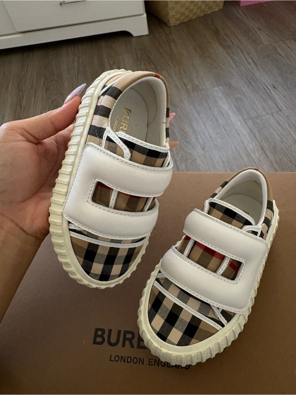 Burberry kids sneakers beige